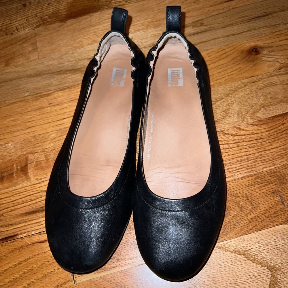 Fit Flop black leather flats